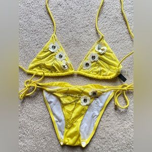 Victoria’s Secret two-piece bikini yellow, white flowers #summer#vacation#pool